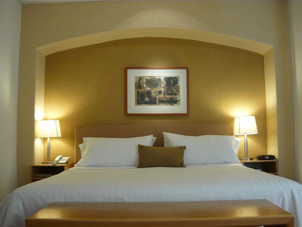 Hotel Casona Los Vitrales Zacatecas Room photo