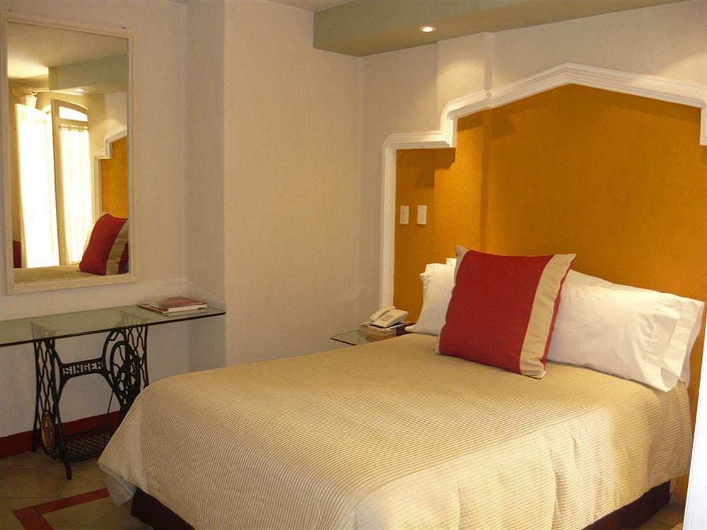Hotel Casona Los Vitrales Zacatecas Room photo